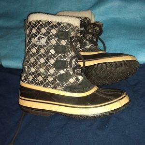 Sorel size 8
